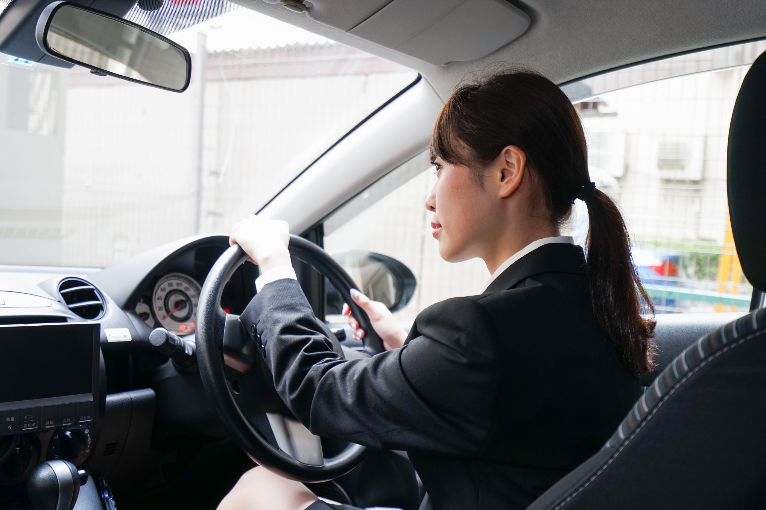 ハイヤー業界はどうなる？市場動向や課題点、働く人の待遇などを徹底解説！